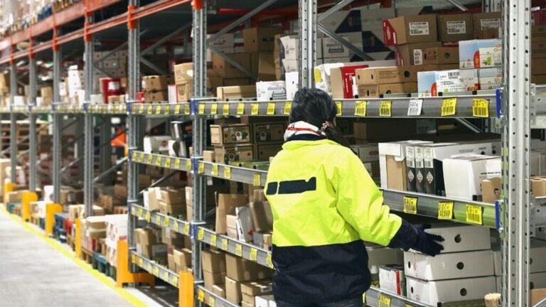 RFID Technology: Revolutionize and Optimize Your Warehouse Operations