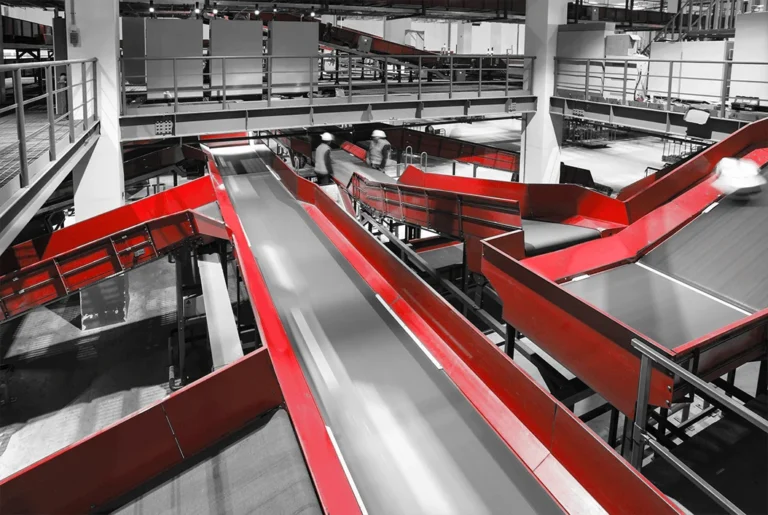 Conveyors or industrial conveyors: what are they and which one is best for your operation?
